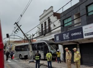LIGEIRINHO VAZIO INVADE LOJA
