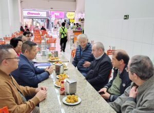 nori-seto-comerciantes-cento-curitiba