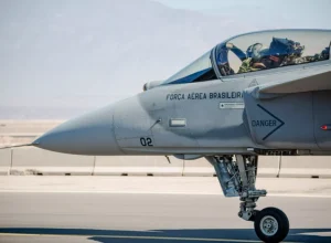 Caças supersônicos F-39E Gripen no Exercício Multidomínio SALITRE 2026. Crédito: Divulgação / Saab