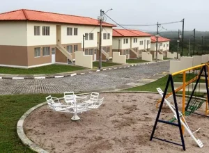 Ministério das Cidades O Paraná lidera os investimentos do Minha Casa, Minha Vida na região Sul, com mais de 142 mil residências contratadas e R$20,4 bilhões investidos entre 2023 e 2025.
