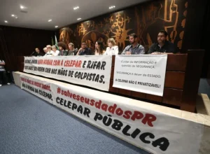 Projeto-que-autoriza-venda-da-Celepar-e-votado-na--00933874-0-202411121042-ScaleDownProportional