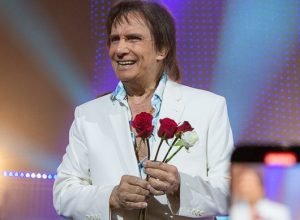 Roberto Carlos anuncia show em Curitiba para outubro 2026