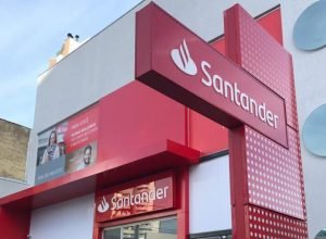 Linha de crédito do Santander antecipa até 100% da restituição do Imposto de Renda Divulgação