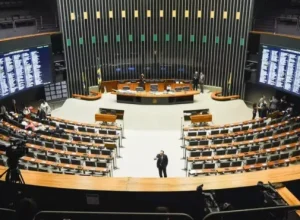 Plenário do Senado vota duas horas após e confirma decisão da câmara federal