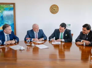 Lula e Ratinho em Brasília, assinatura das concessões de pedágiofoto jonathan campos-AEN