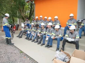 Treinamento-capacitação-profissional-de-eletricistas-da-comunidade-Pólo-Atuba - divulgação