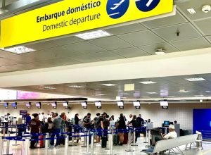 Embarque doméstico do Aeroporto Internacional Afonso Pena Rodrigo Zanotto / Motiva