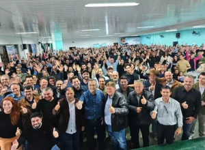 Beto Preto mobiliza 20 prefeitos e mais de 500 lideranças da região Oeste