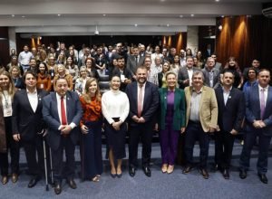 O Governo do Paraná, por meio da Secretaria do Desenvolvimento Social e Família, lança nesta terça-feira (09) o Programa de Apoio à Higiene Íntima de Crianças e Adolescentes. A iniciativa consiste na entrega de produtos para crianças e adolescente