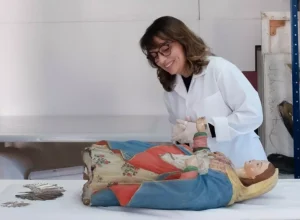 Imagem histórica de Nossa Senhora da Luz dos Pinhais