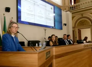 secretária municipal da Saúde, Tatiane Filipak camara de curitiba 2026