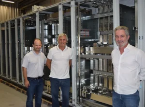 Divulgação Fábio Amaral, diretor da Engerey, Marco Stoppa e Reynaldo Gabardo, diretores da Reymaster