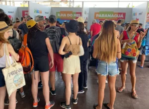 turistas-paranagua (1)