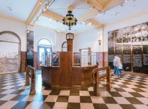 O empreendimento mantém viva a história da cidade com o Museu Ferroviário de Curitiba