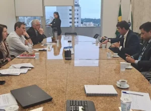 Encontro foi realizado na sede da Secretaria de Estado da Fazenda, em Curitiba (Foto: Divulgação/Fiep)