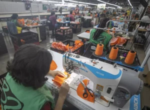 industria-emprego-parana-maio